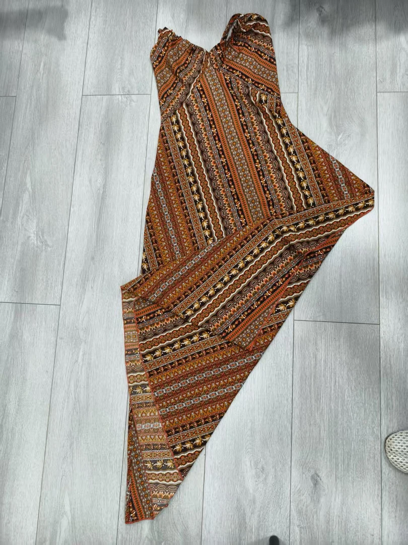 24 民族风花色吊带连衣裙 默认微瑕 无运费险