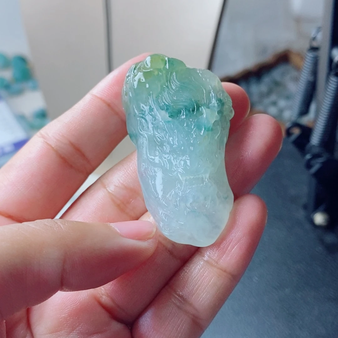 ****城定制翡翠未镶嵌毛货抛光