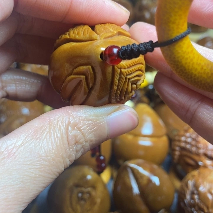 【闪购商品】香榧木橄榄核雕刻三面