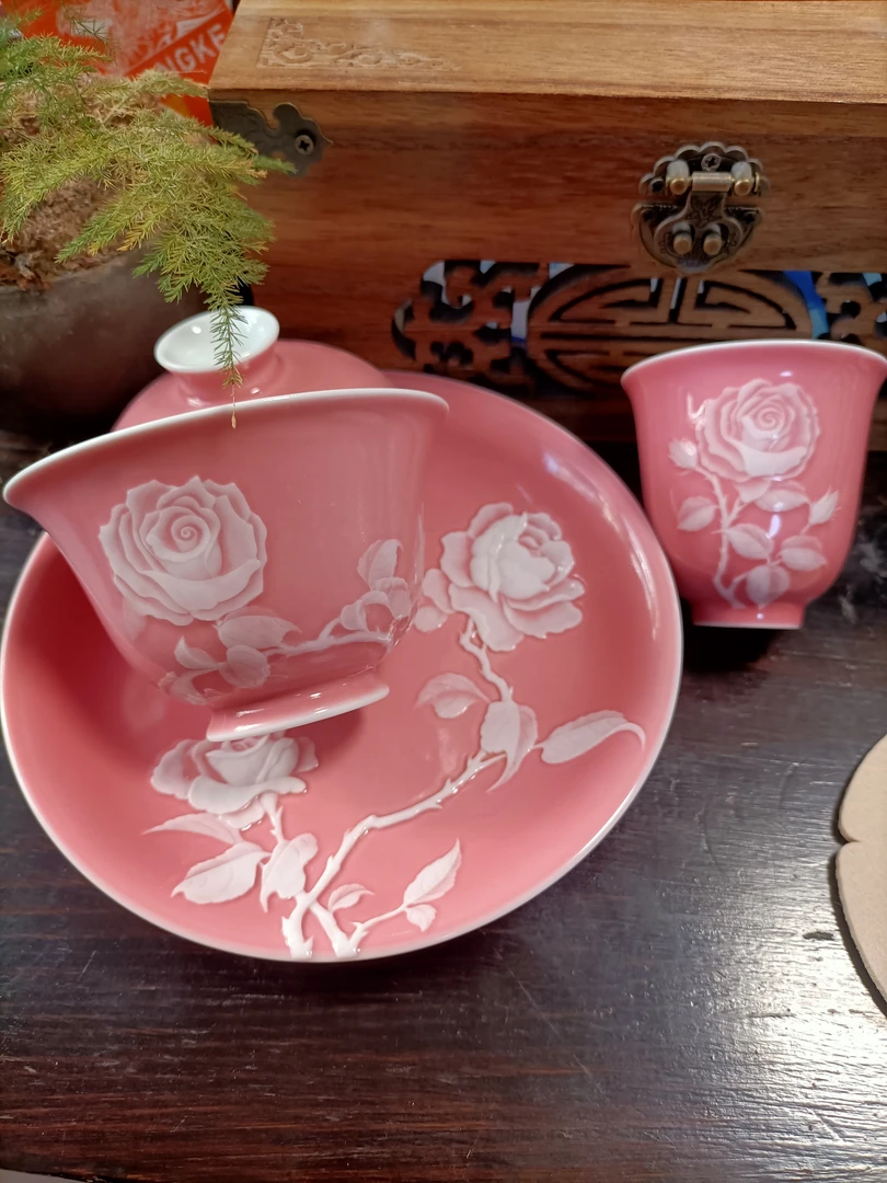 景德镇纯''手工堆白雕刻''桃红玫瑰套组