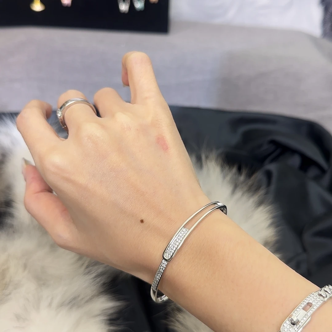 钛钢别针锆石手镯