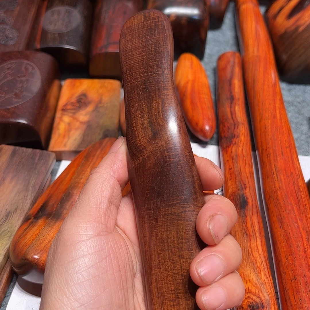 交趾黄檀（大红酸枝）巴****!