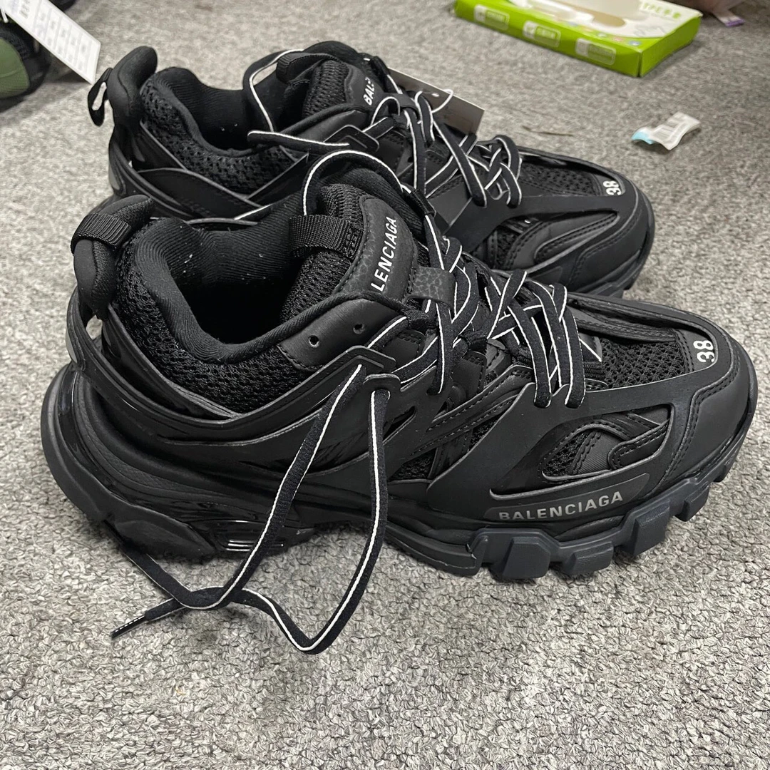 99新 Balenciaga/巴黎世家 专柜价8400 运动鞋 98新38码 A8125