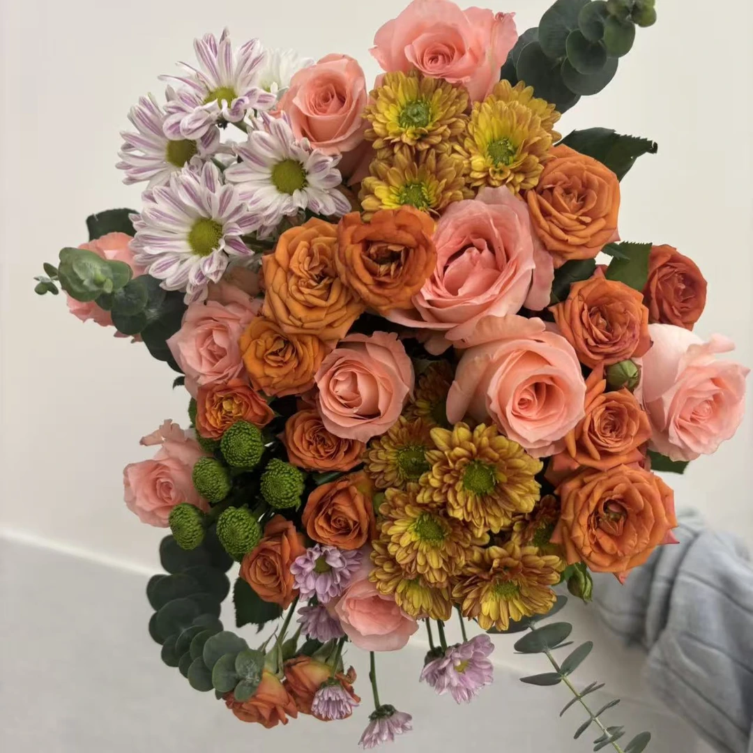 【采云鲜花】戴安娜10枝+橙色芭比5枝+小雏菊5枝+送1份配草