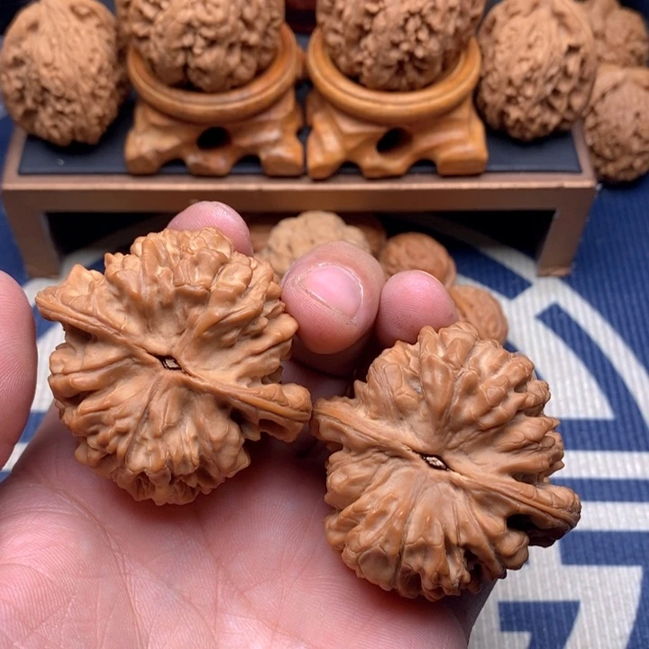 文玩核桃吊坠魔***官帽