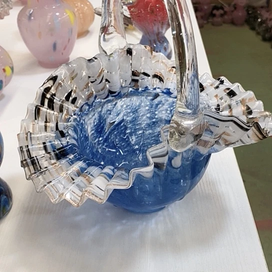 高度21厘米蓝色芬顿花篮