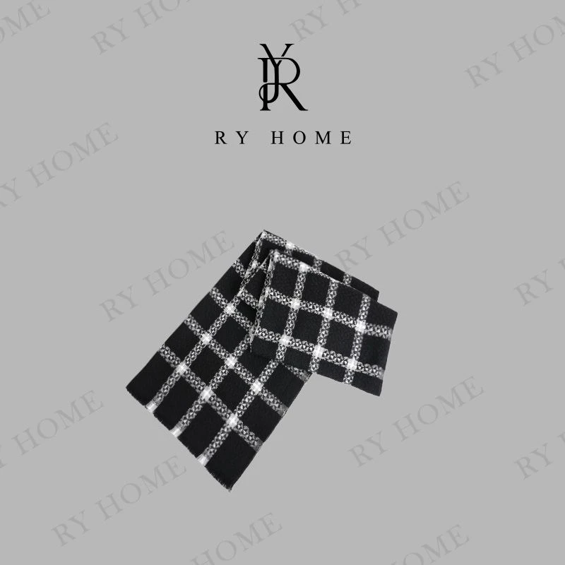 【容雨RYHOME】100%绵羊毛秋款时尚布洛克黑灰格围巾253WJ1122