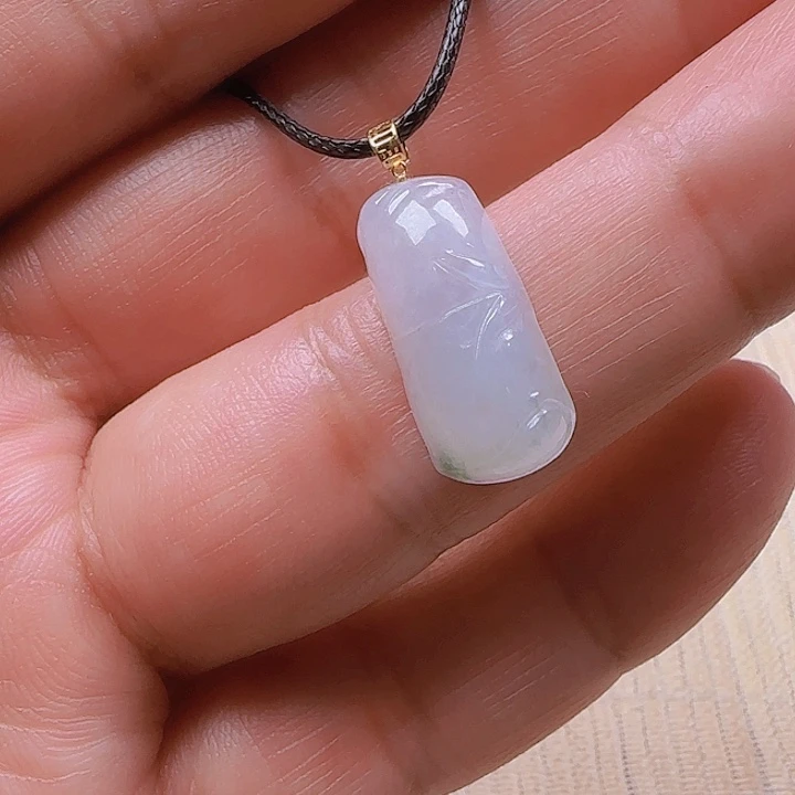 翡翠18K金镶嵌颈饰1111111111111111