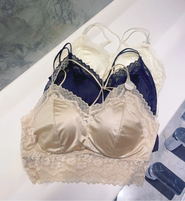 9011#原创设计欧货蕾丝美背无痕聚拢舒适透气一体胸垫吊带背心