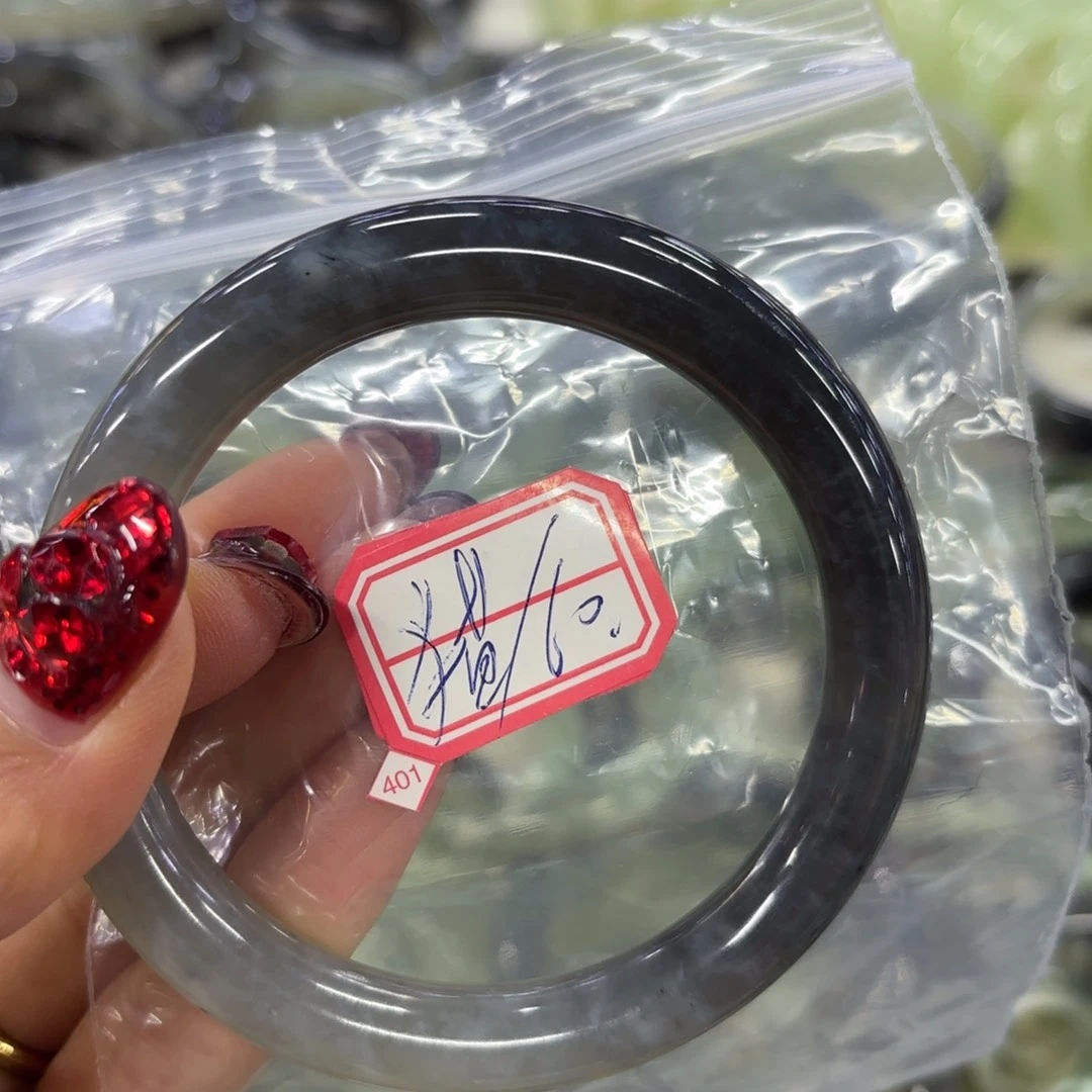 蛇纹石玉手镯未镶嵌猫****德