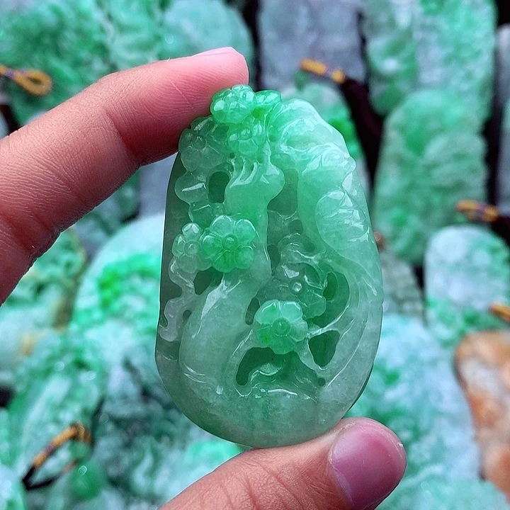 天然A货翡翠喜上眉梢