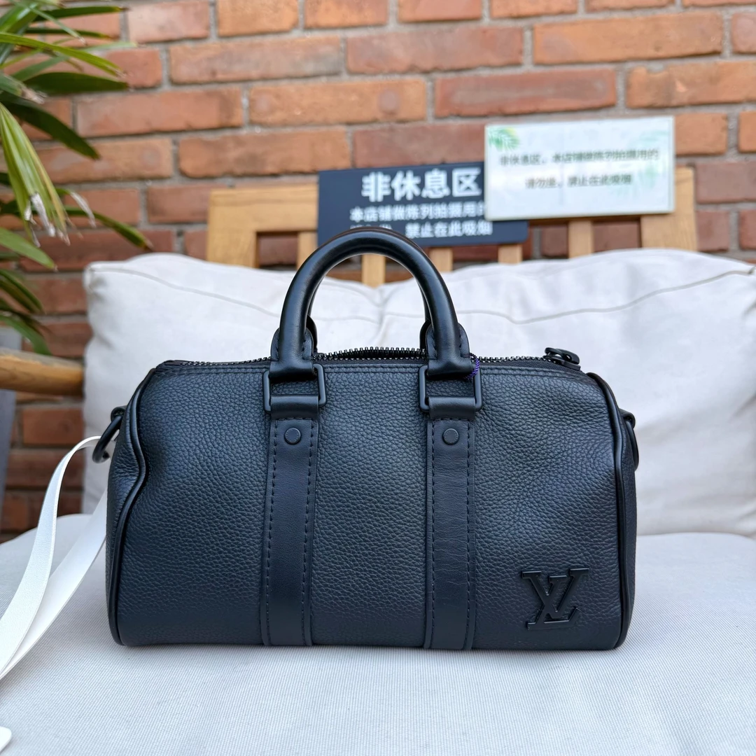 95新 LouisVuitton/路易威登 全原keepall xs全皮黑色斜跨包