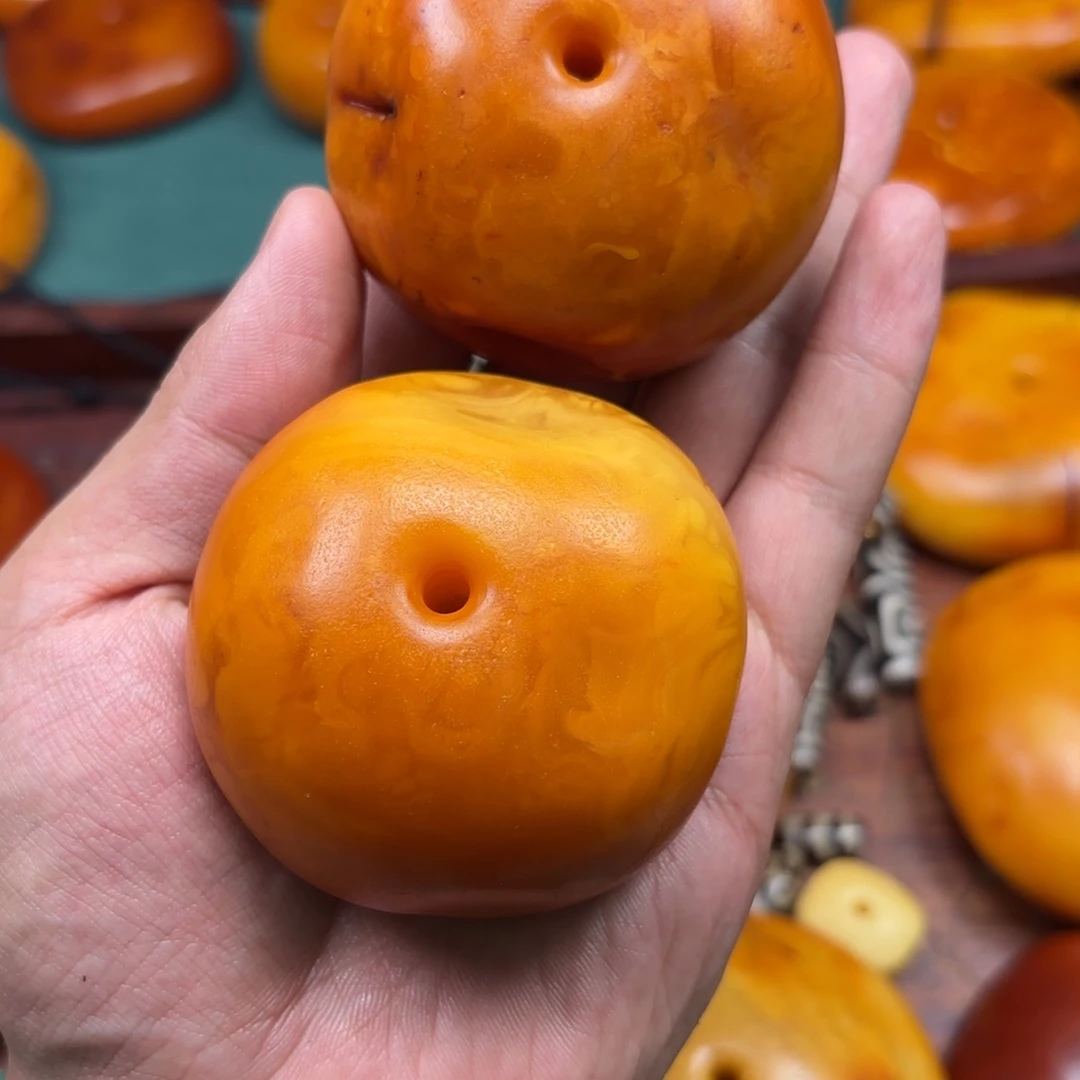 未镶嵌颈饰琥珀对子