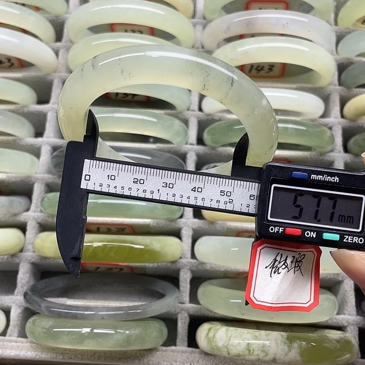 未镶嵌蛇纹石玉手镯129