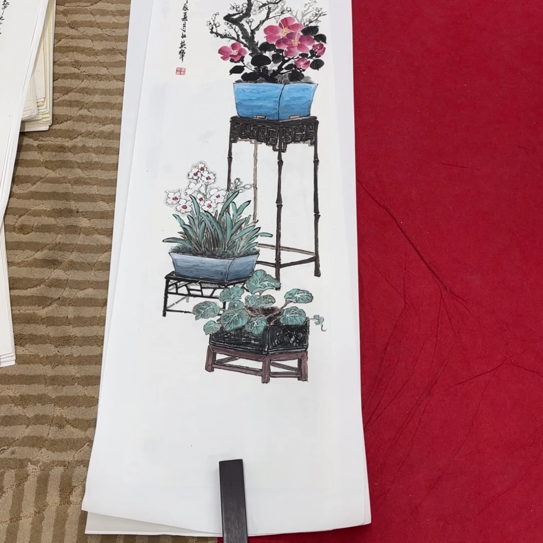 国画花鸟等图案为一体而得