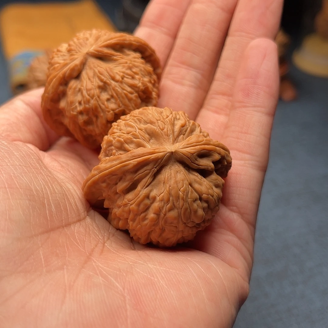 睡***略文玩核桃吊坠球白42尺A1079