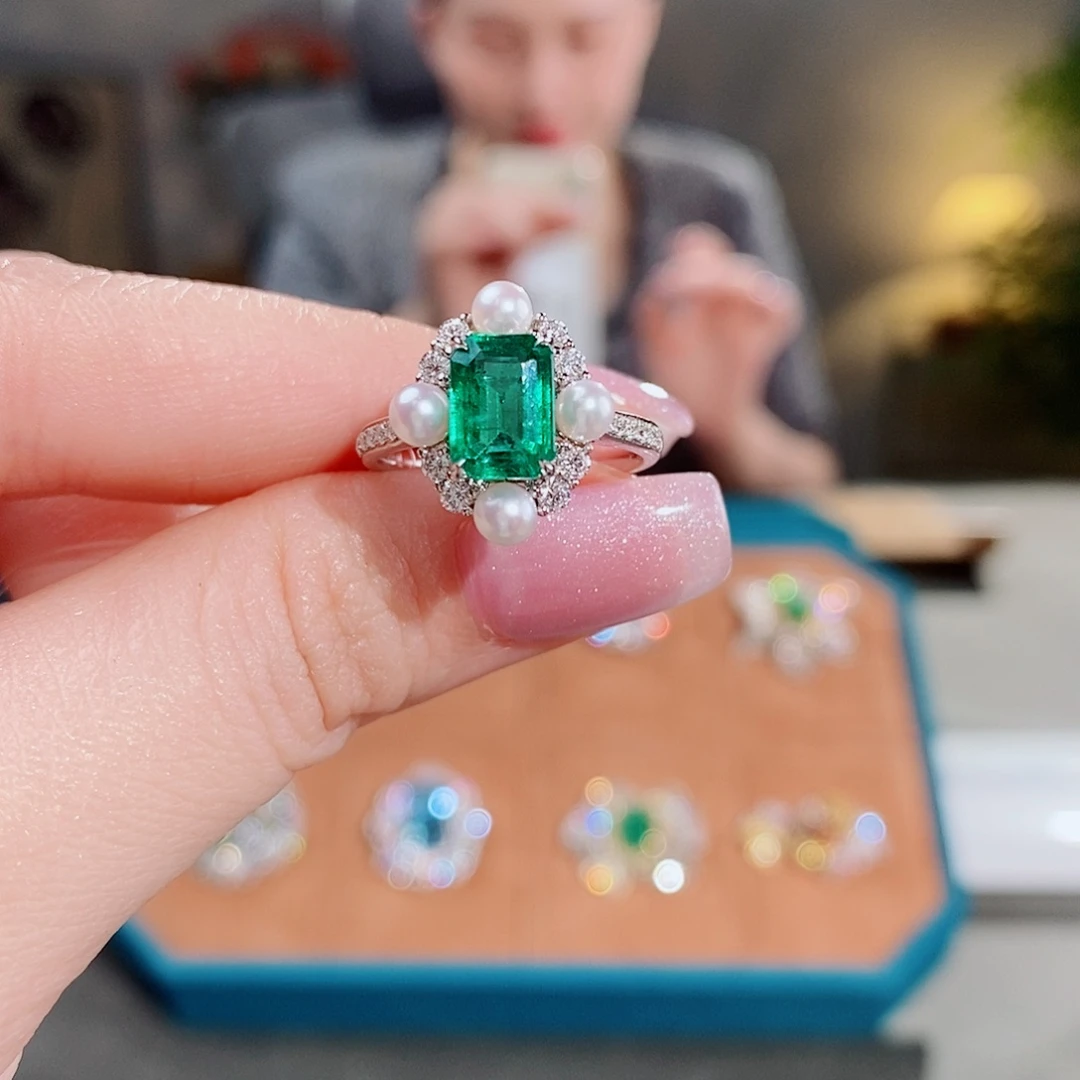 祖母绿戒指18K金镶嵌1.58ct