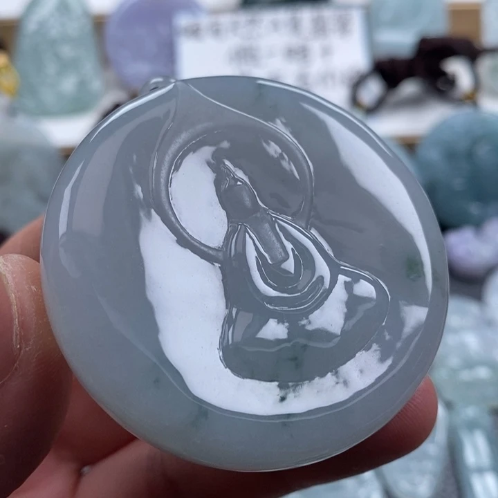 翡翠颈饰未镶嵌翡翠