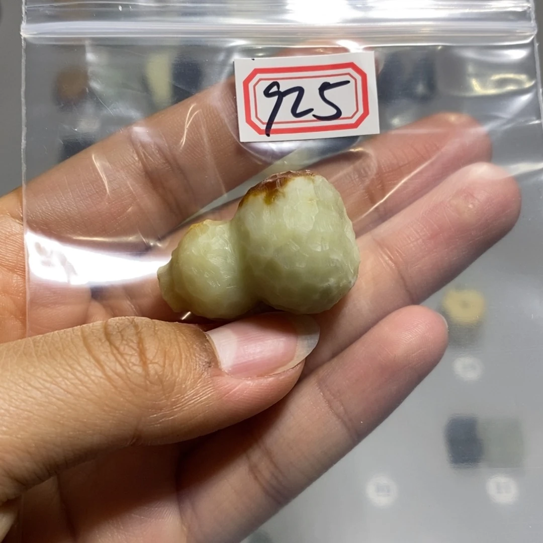 蛇纹石玉颈饰未镶嵌O*?
