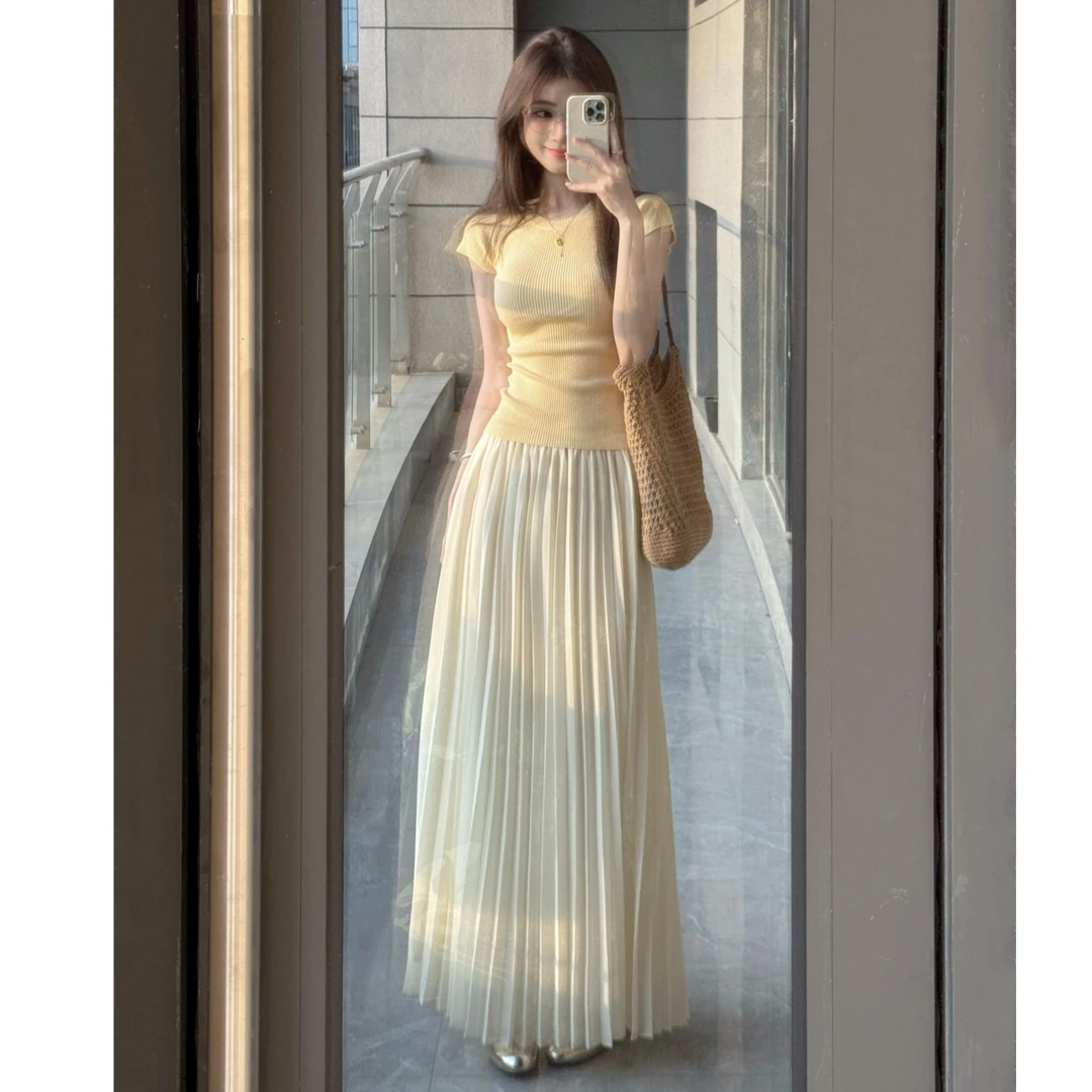 奶黄色t恤2025新款夏小众设计感独特上衣超好看高腰半身裙套装