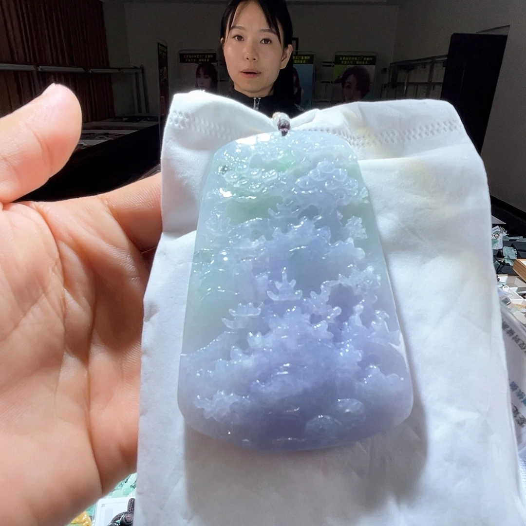 翡翠未镶嵌颈饰一