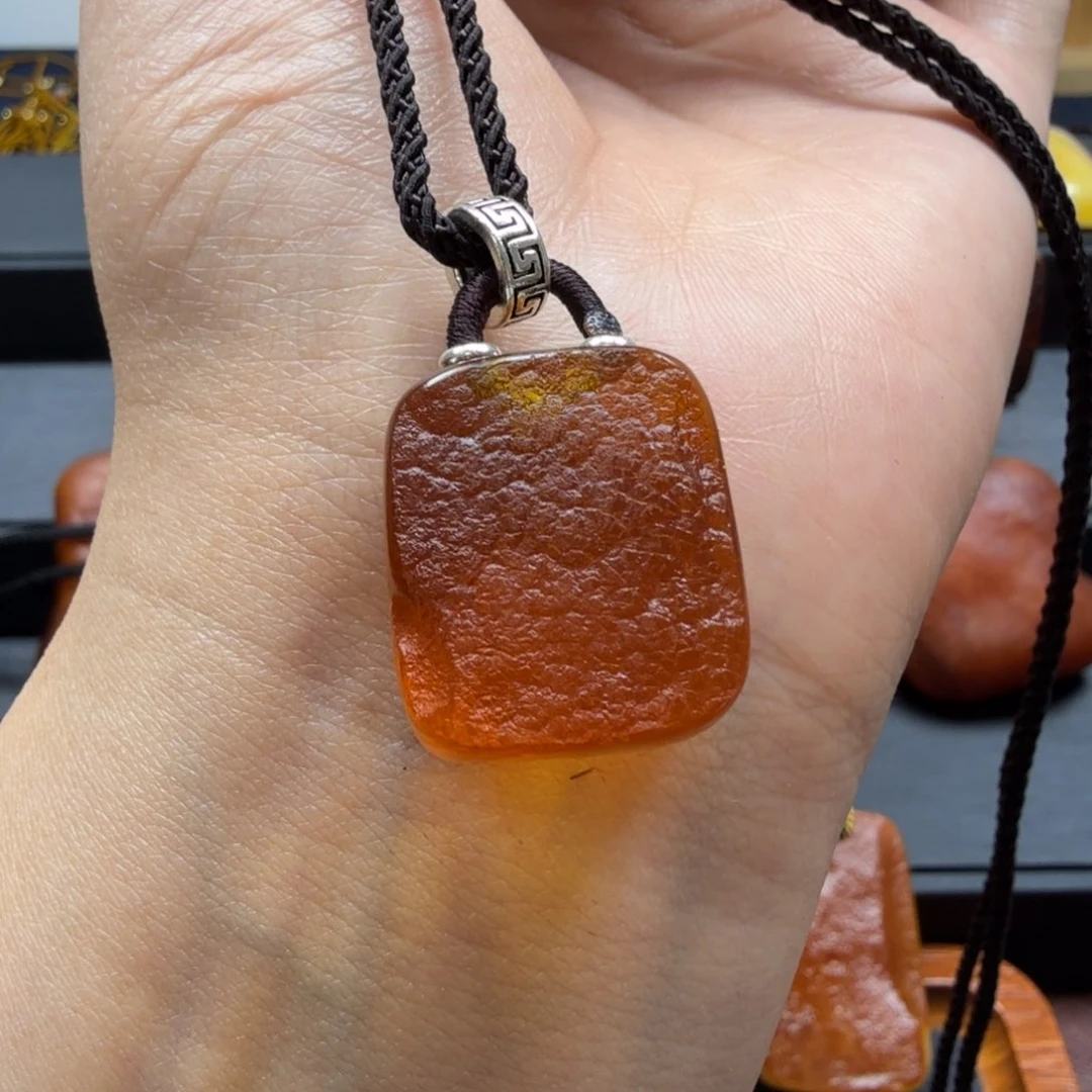 琥珀吊坠(赠链)未镶嵌