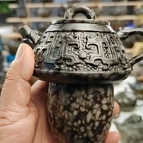 珍***惜米粒玉黑金刚文明石瓢