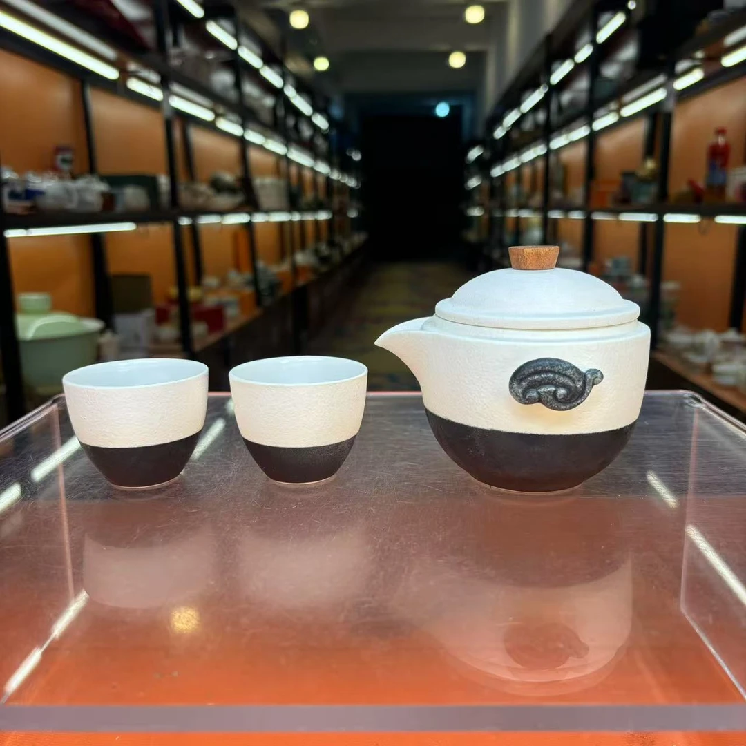 德化云仓  路宝黑白手抓壶一壶两杯小套装-5653