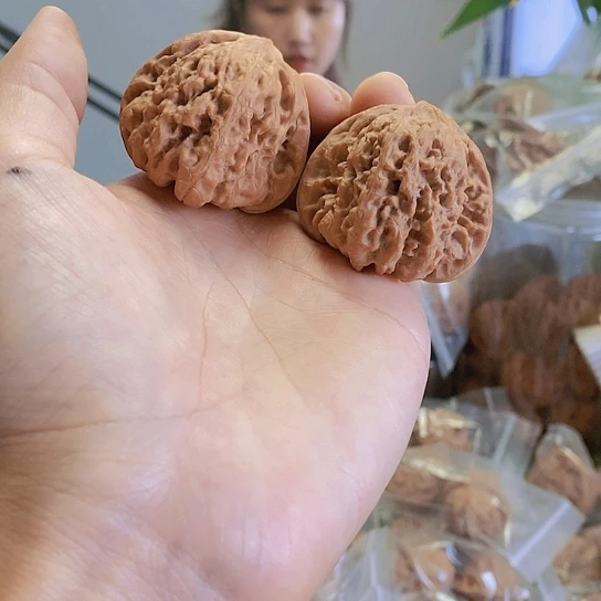 【闪购商品】把件文玩核桃42平谷凹底红皮