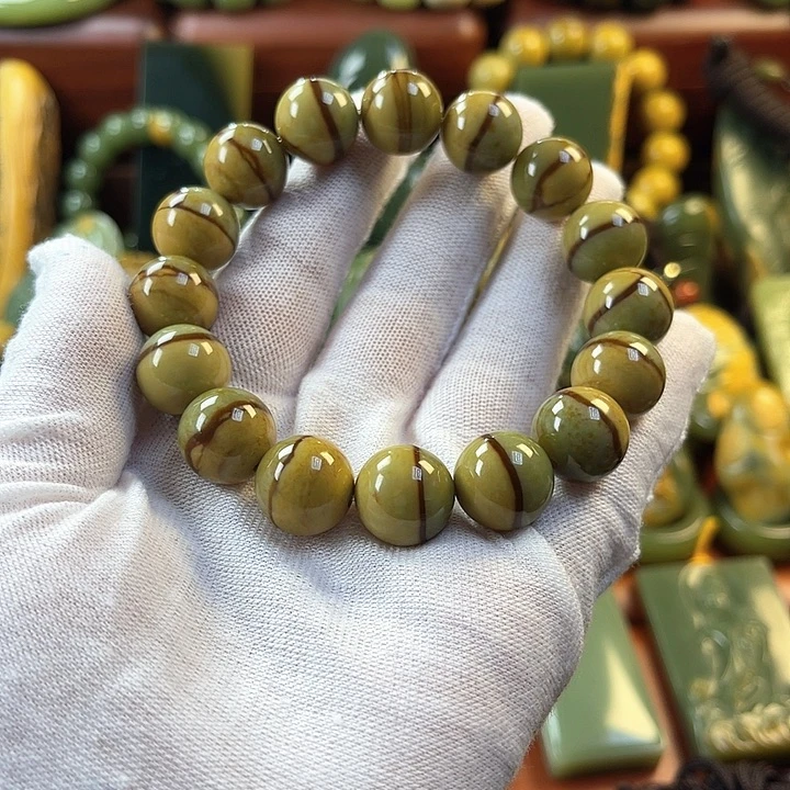 岫岩河磨玉（透闪石质玉）手链未镶嵌咕*哒