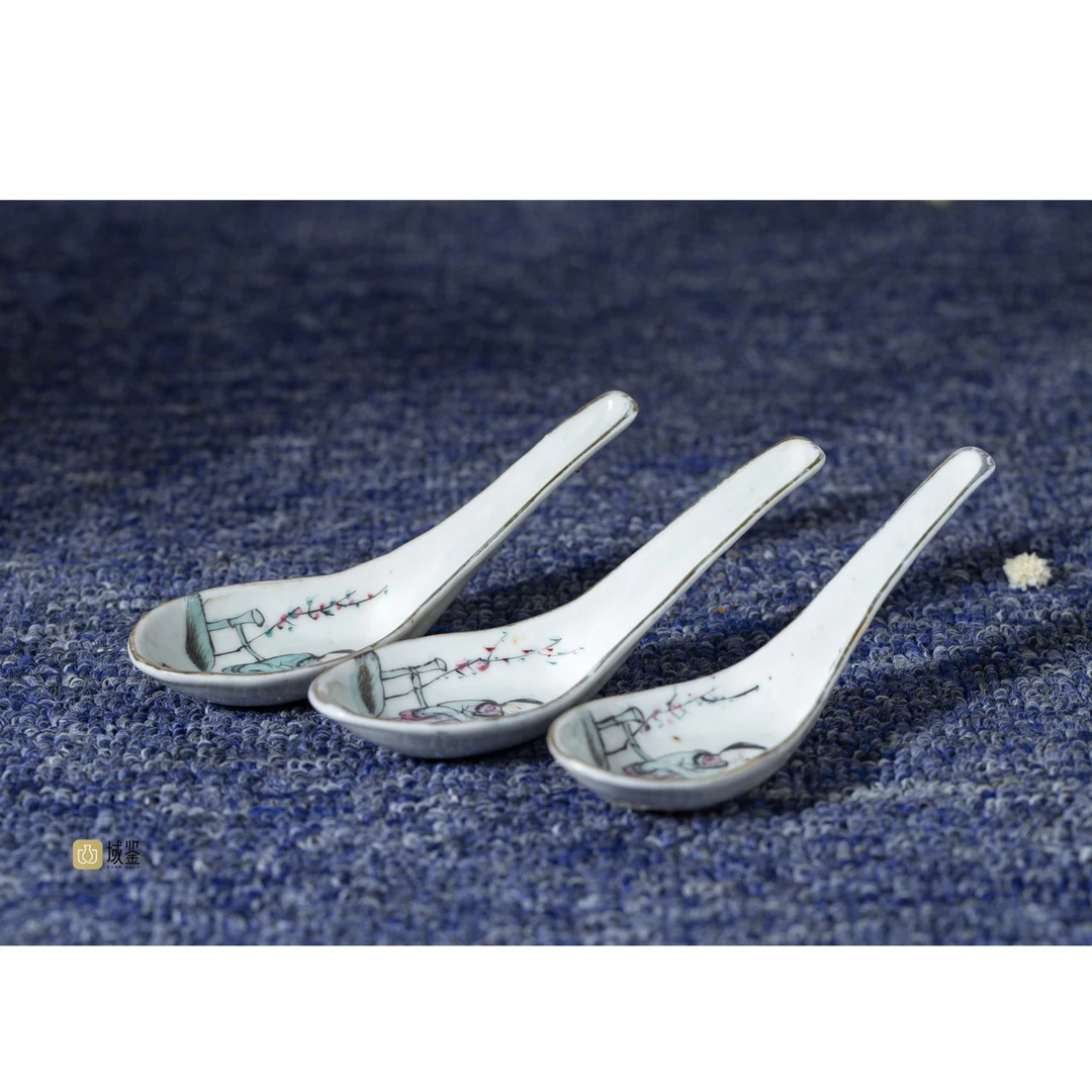 【拍卖-民国】·浅绛彩桃花仕女纹小勺一组