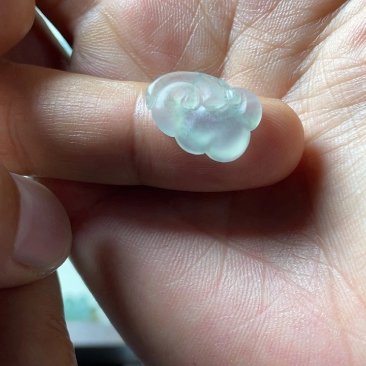 定制翡翠未镶嵌如意