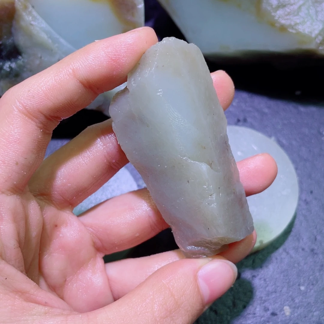 和田玉未镶嵌珠宝半成品