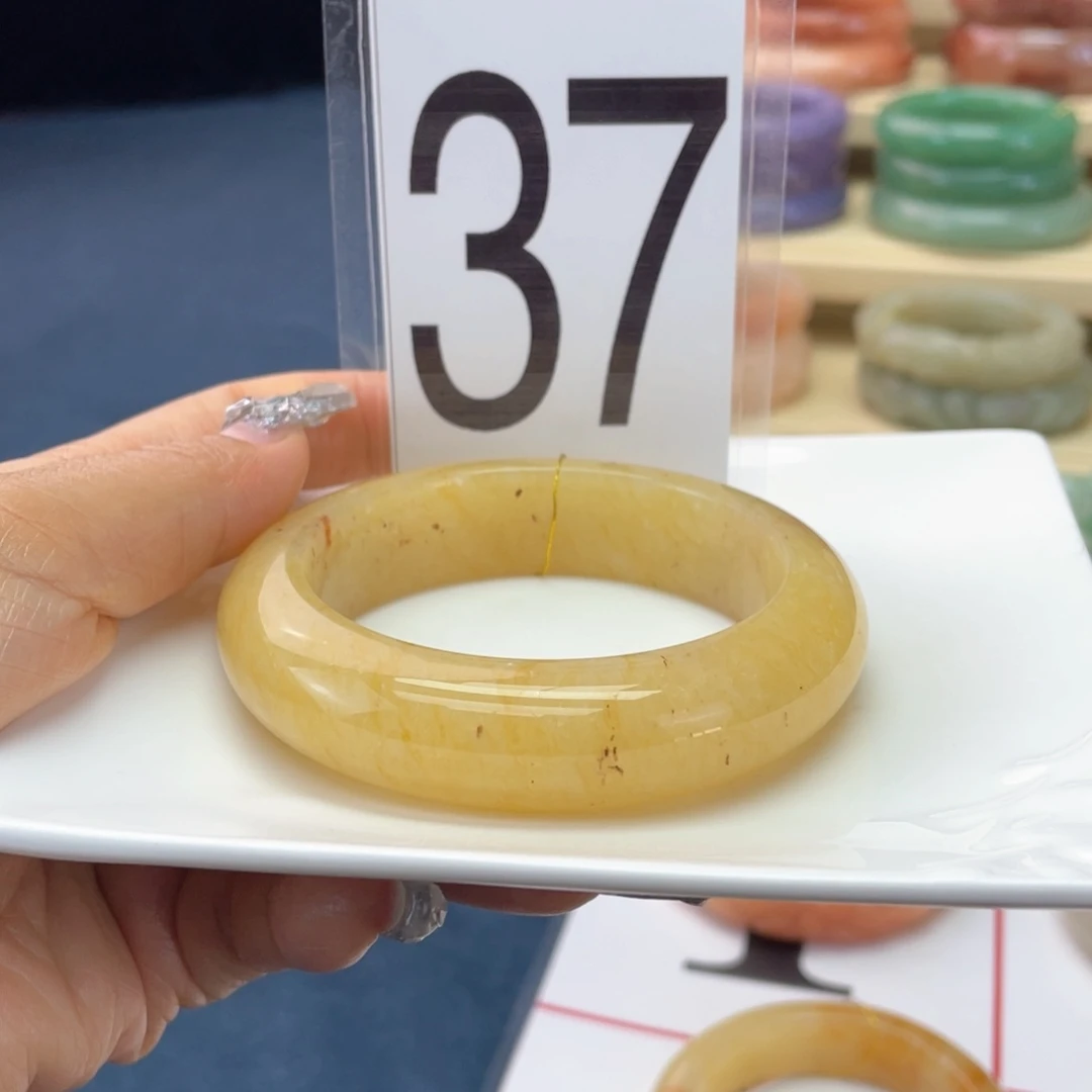 石英质玉未镶嵌手镯