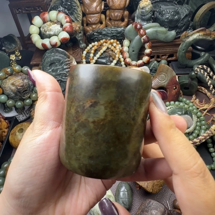 透闪石质玉未镶嵌珠宝奇石
