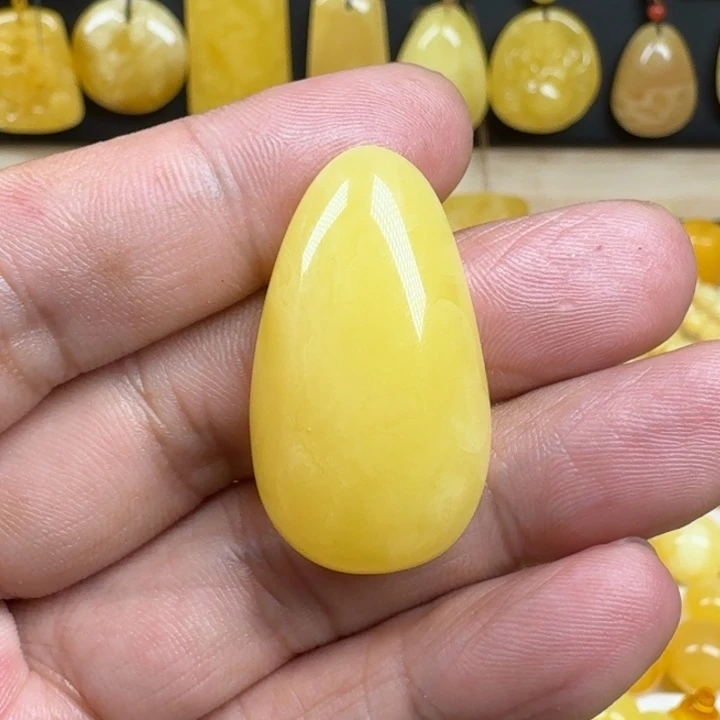 蜜蜡未镶嵌颈饰水滴吊坠