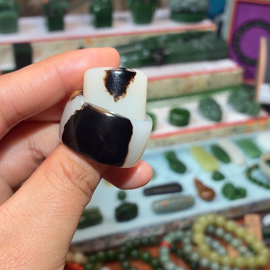 和田玉未镶嵌戒指