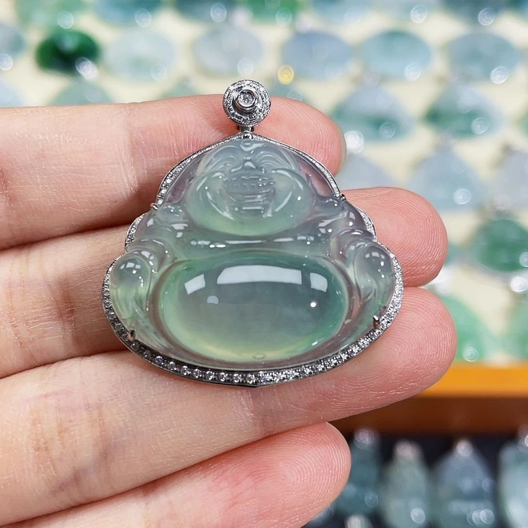 翡翠18K金镶嵌颈饰吊坠