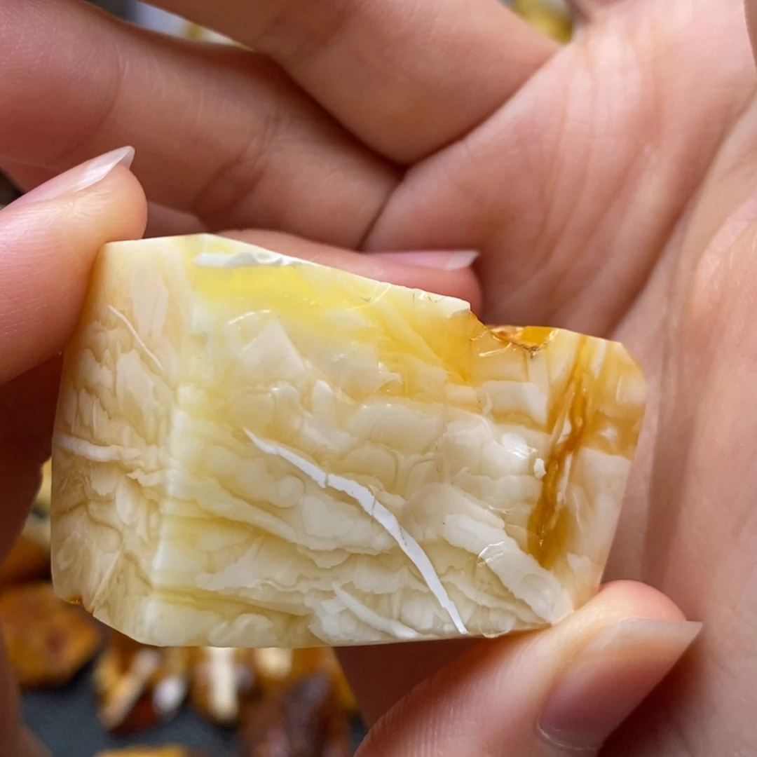 定制琥珀未镶嵌蜜蜡