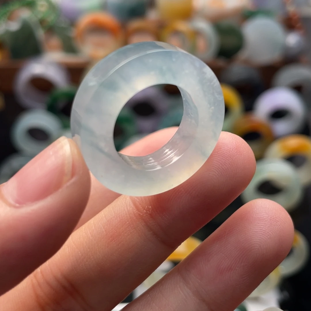 定制翡翠未镶嵌  冰飘淡蓝