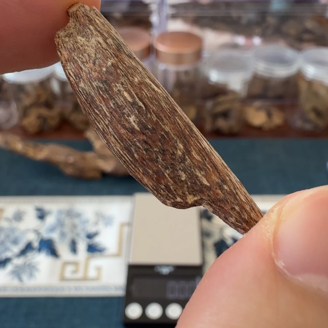 沉香海南黄油格瓜子