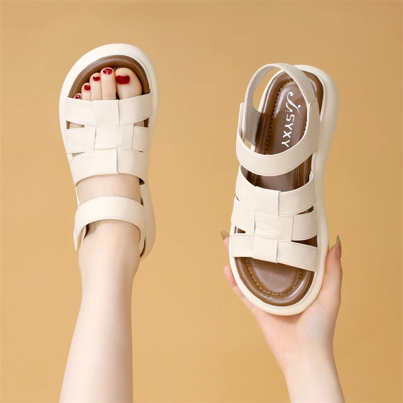 凉鞋女夏季外穿2025新款平底厚底软底不累脚配裙子超火松糕罗马鞋