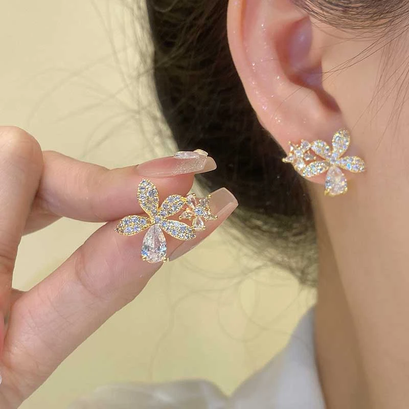 黄铜合成锆石耳饰 韩式清新爆闪锆石花朵耳钉精致小巧简约耳饰