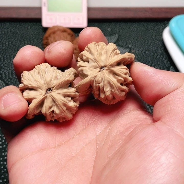 文玩核桃吊坠钛****.虎头