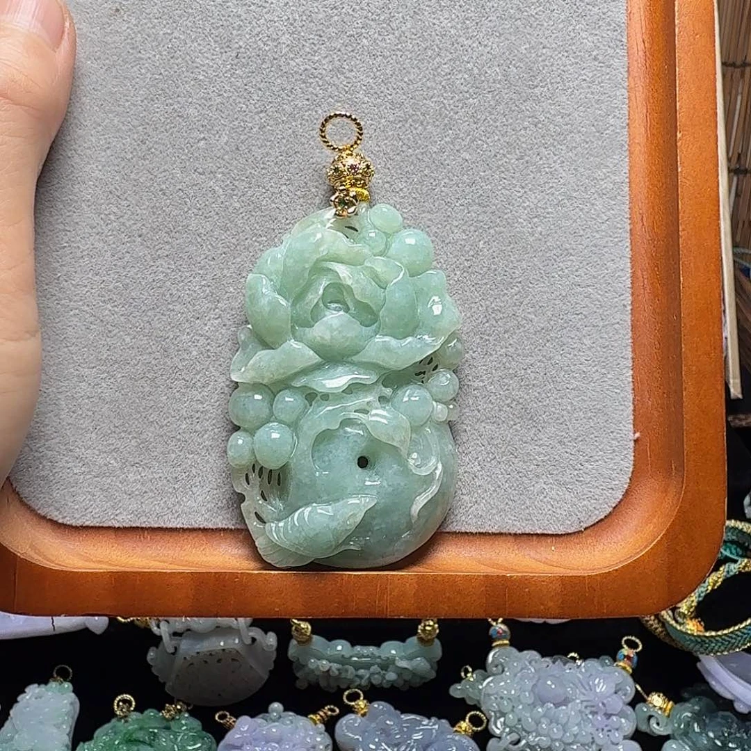 吊坠(赠链)未镶嵌翡翠