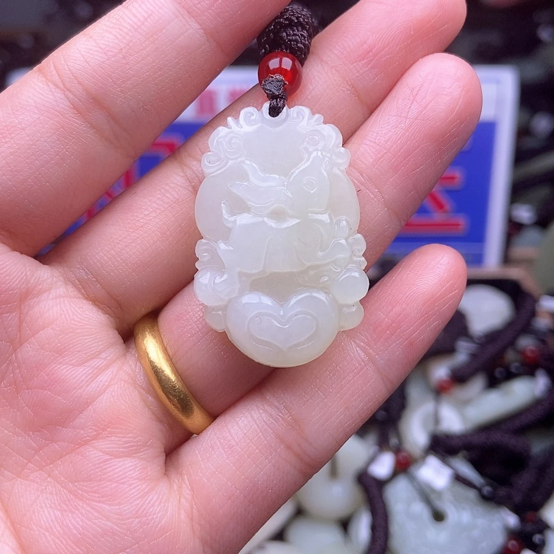 颈饰未镶嵌和田玉