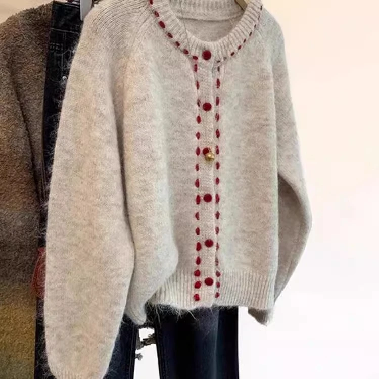 杏色软糯加厚圆领毛衣外套女秋冬2025新款设计感慵懒针织开衫