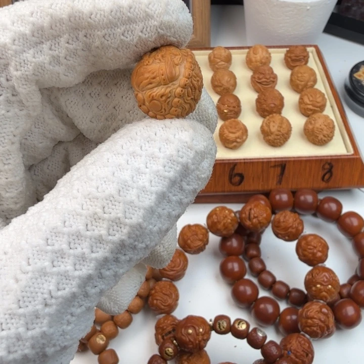 ᴛ***ɪ吊坠猴头核桃发货