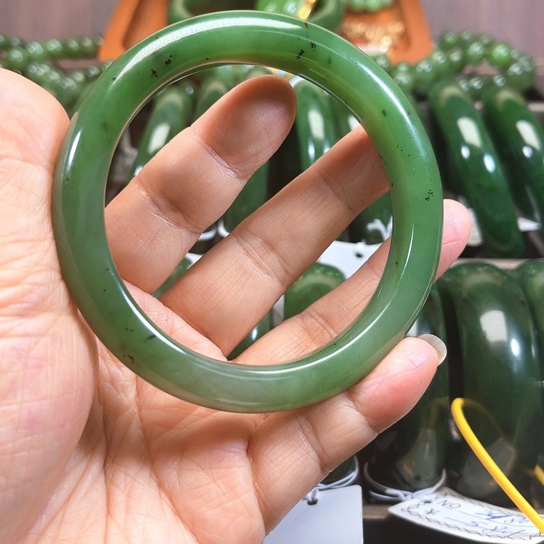 和田玉（碧玉）未镶嵌手镯