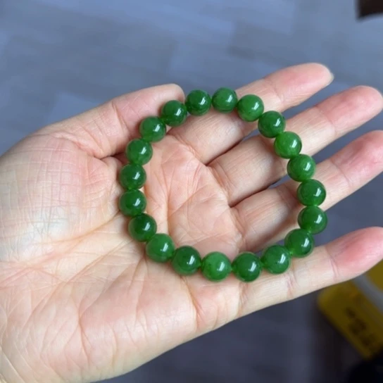 和田玉手链未镶嵌卡10俄罗斯冰辣阳绿，小点